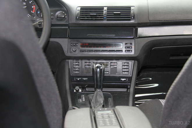 BMW 523 1999, 198,000 km - 2.5 l - Bakı