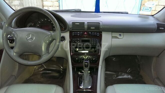 Mercedes C 240 2004, 182,000 km - 2.6 l - Bakı
