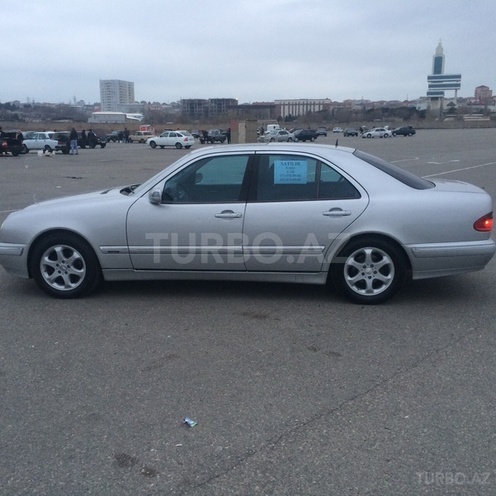 Mercedes E 220 2001, 175,000 km - 2.2 л - Bakı