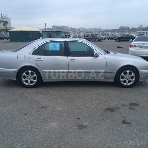 Mercedes E 220 2001, 175,000 km - 2.2 л - Bakı