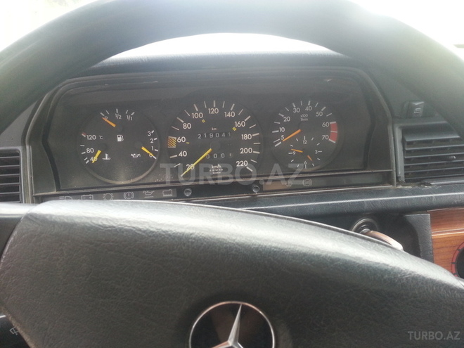Mercedes 190 1992, 219,000 km - 1.8 l - Bakı
