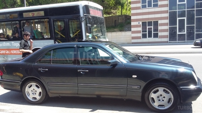 Mercedes E 230 1996, 30,000 km - 0.2 l - Bakı