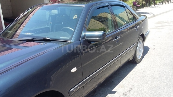 Mercedes E 230 1996, 30,000 km - 0.2 l - Bakı