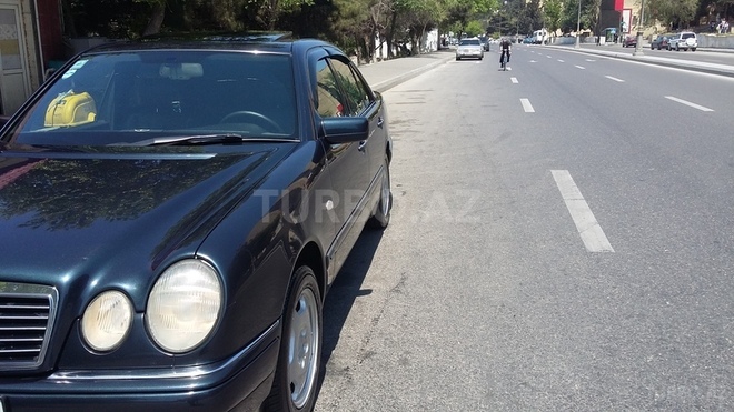 Mercedes E 230 1996, 30,000 km - 0.2 l - Bakı