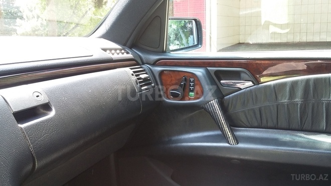 Mercedes E 230 1996, 30,000 km - 0.2 l - Bakı
