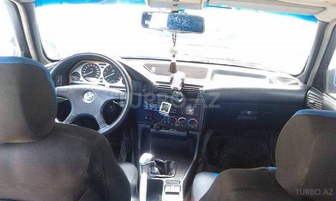 BMW 520 1990, 280,000 km - 2.0 l - Bakı