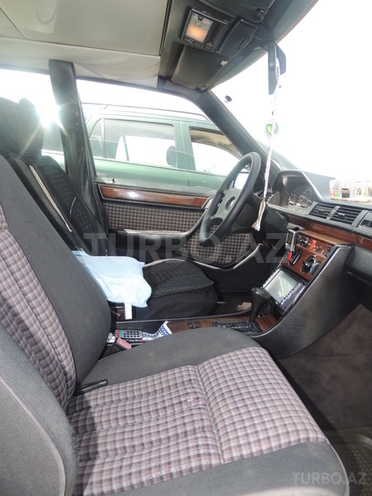 Mercedes E 230 1991, 250,000 km - 2.3 л - Bakı