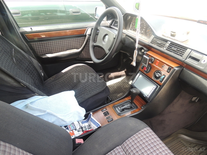 Mercedes E 230 1991, 250,000 km - 2.3 л - Bakı
