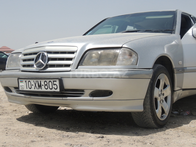 Mercedes C 220 1997, 200,000 km - 2.2 l - Bakı