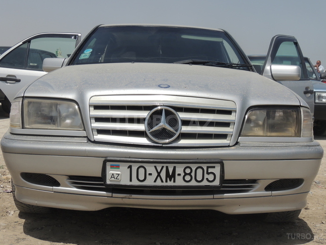 Mercedes C 220 1997, 200,000 km - 2.2 l - Bakı