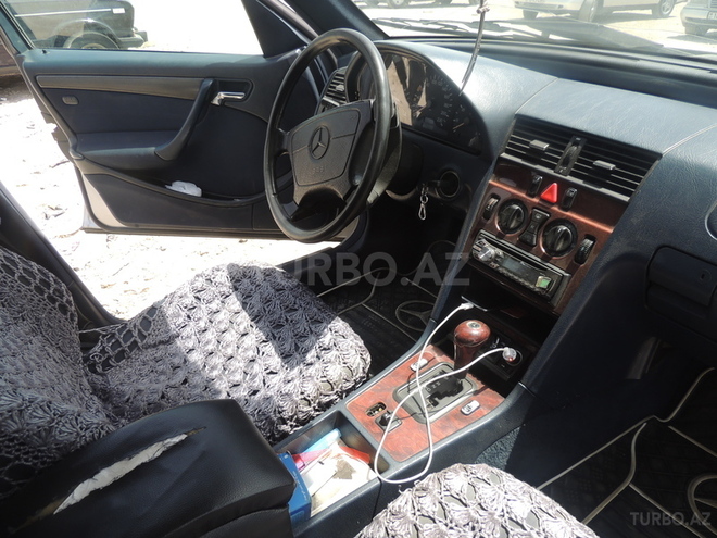 Mercedes C 220 1997, 200,000 km - 2.2 l - Bakı