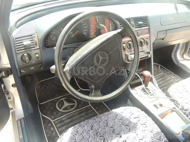 Mercedes C 220 1997, 200,000 km - 2.2 l - Bakı
