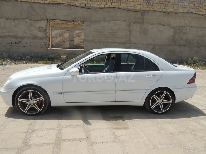 Mercedes C 200 2001, 236,000 km - 2.0 l - Bakı