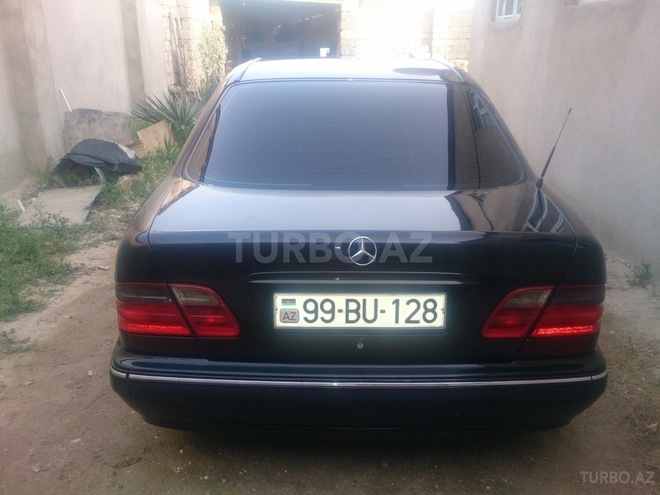 Mercedes E 220 2001, 335,000 km - 2.2 л - Bakı