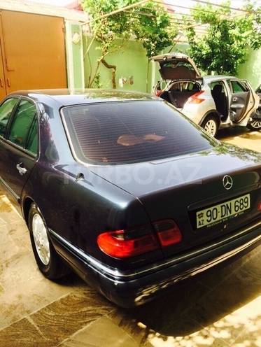 Mercedes E 230 1996, 218,000 km - 2.3 l - Bakı