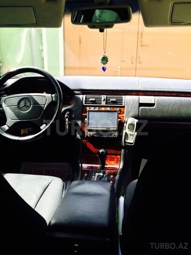 Mercedes E 230 1996, 218,000 km - 2.3 l - Bakı