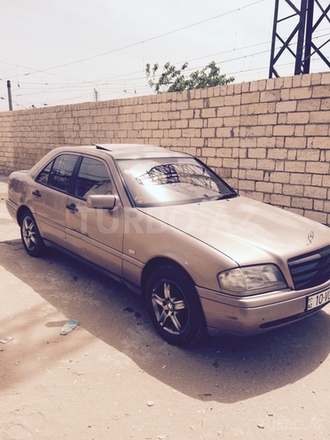 Mercedes C 180 1995, 303,000 km - 1.8 л - Bakı