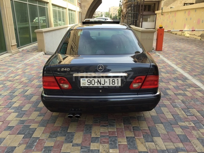 Mercedes E 240 1998, 266,000 km - 2.4 l - Bakı