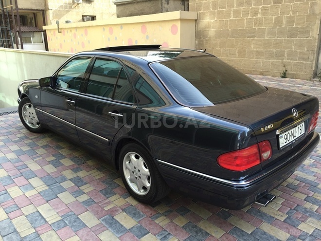 Mercedes E 240 1998, 266,000 km - 2.4 l - Bakı