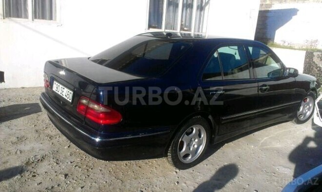 Mercedes E 220 2002, 236,000 km - 2.2 l - Bakı