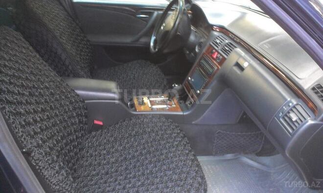Mercedes E 220 2002, 236,000 km - 2.2 l - Bakı