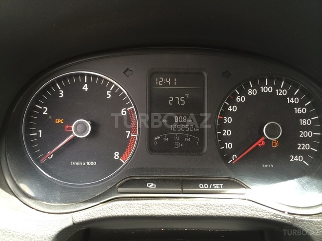 Volkswagen Polo 2012, 125,252 km - 1.4 l - Bakı