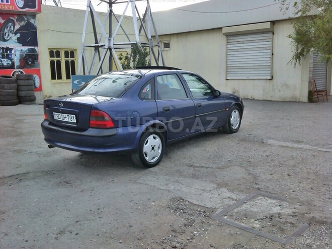 Opel Vectra 1997, 245,000 km - 1.8 l - Bakı