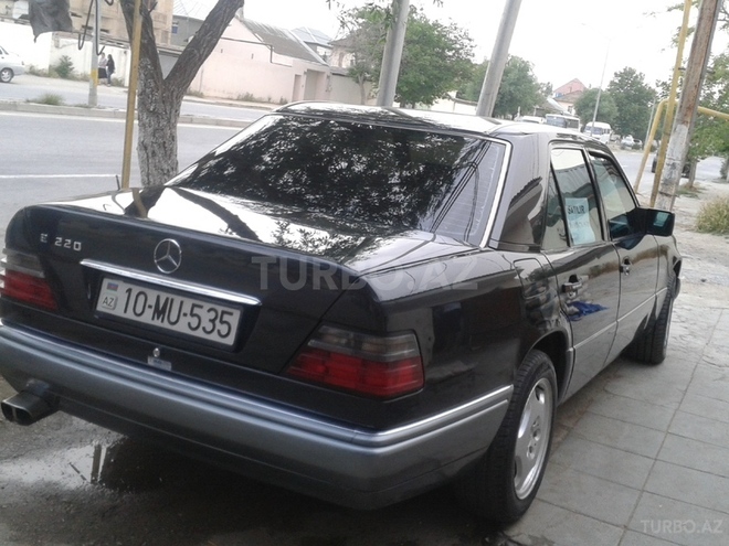 Mercedes E 220 1994, 47,000 km - 2.2 l - Bakı
