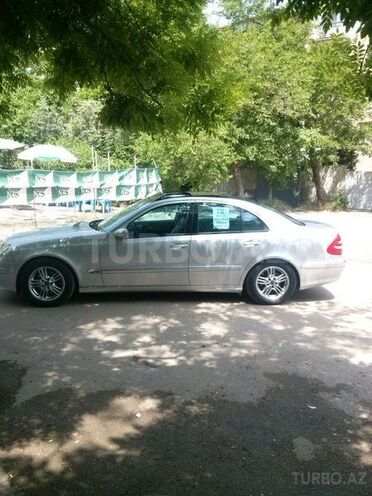 Mercedes E 240 2004, 86,700 km - 2.6 l - Bakı