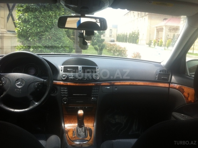 Mercedes E 240 2003, 165,000 km - 2.6 l - Bakı