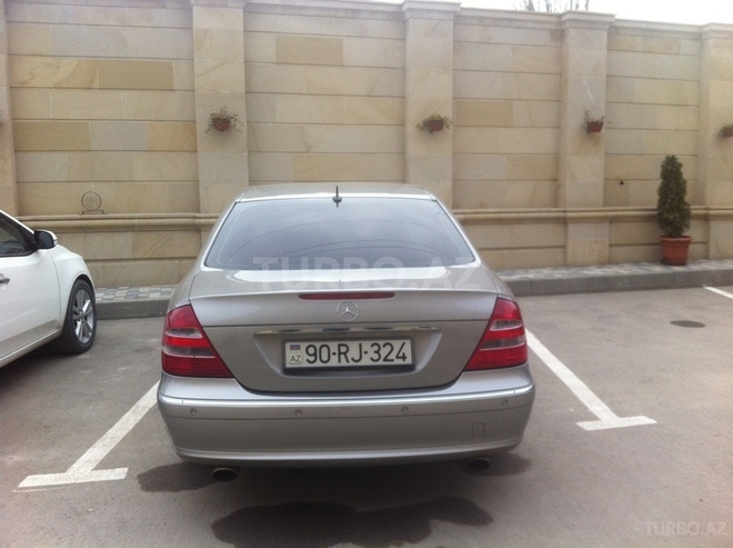 Mercedes E 240 2003, 165,000 km - 2.6 l - Bakı