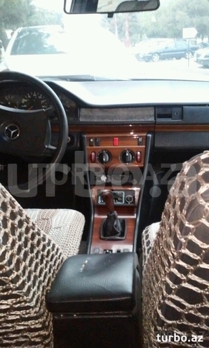 Mercedes E 200 1993, 456,000 km - 2.0 л - Bakı