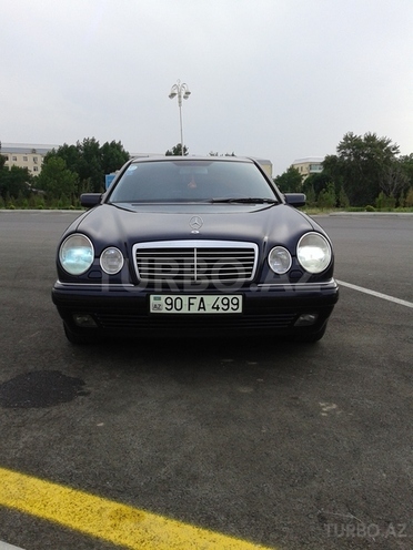 Mercedes E 240 1999, 260,000 km - 2.4 l - Bakı