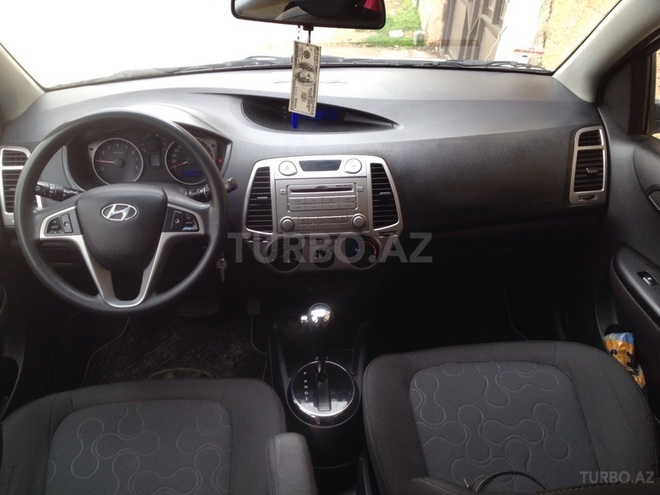 Hyundai i20 2011, 99,000 km - 1.4 l - Bakı