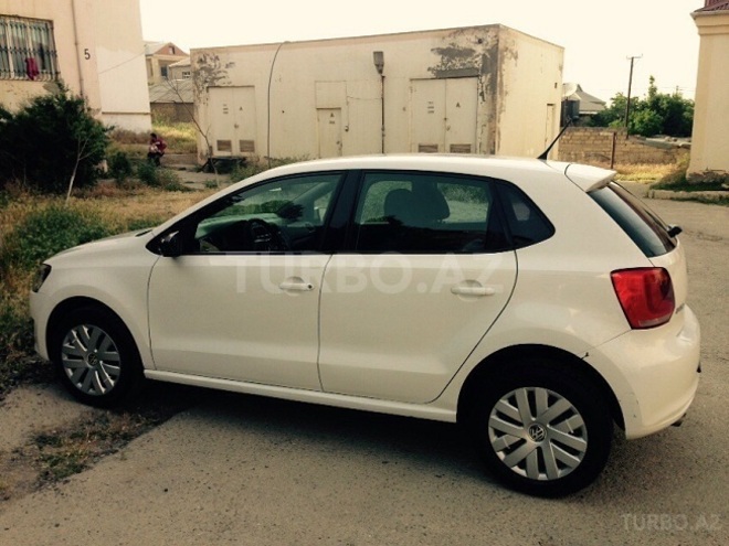 Volkswagen Polo 2010, 84,400 km - 1.4 л - Bakı