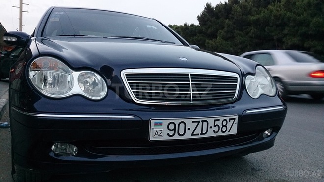 Mercedes C 200 2000, 240,000 km - 2.0 л - Bakı