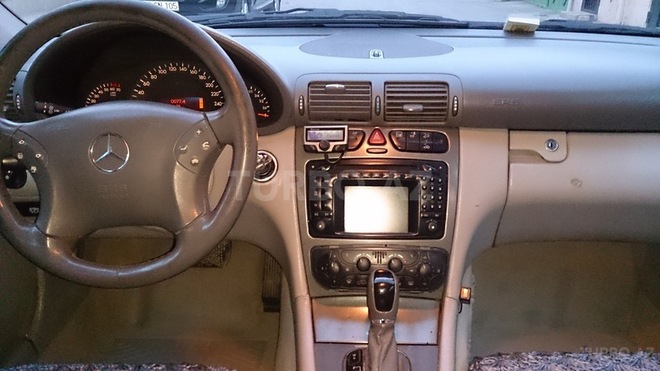 Mercedes C 200 2000, 240,000 km - 2.0 л - Bakı