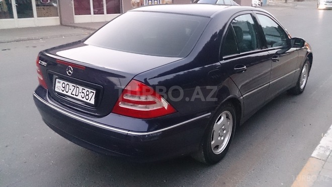 Mercedes C 200 2000, 240,000 km - 2.0 л - Bakı