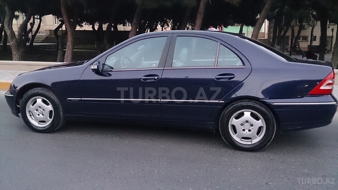 Mercedes C 200 2000, 240,000 km - 2.0 л - Bakı