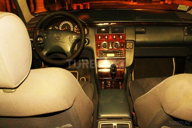 Mercedes E 240 2002, 195,100 km - 2.4 л - Bakı