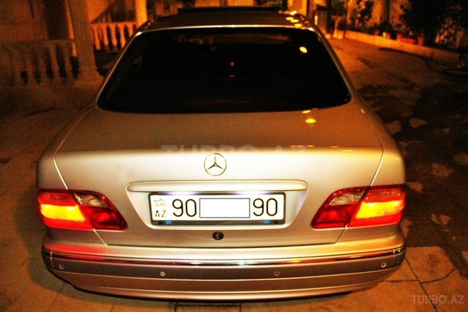 Mercedes E 240 2002, 195,100 km - 2.4 л - Bakı