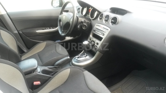 Peugeot 308 2013, 30,000 km - 0.2 л - Bakı