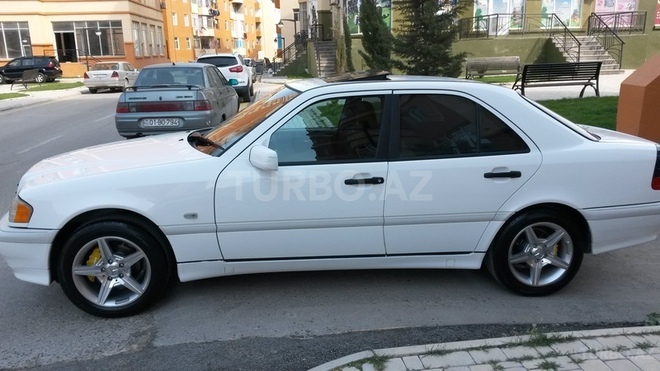 Mercedes C 230 1997, 142,000 km - 2.0 l - Bakı