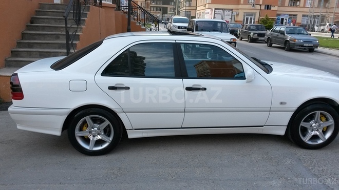 Mercedes C 230 1997, 142,000 km - 2.0 l - Bakı