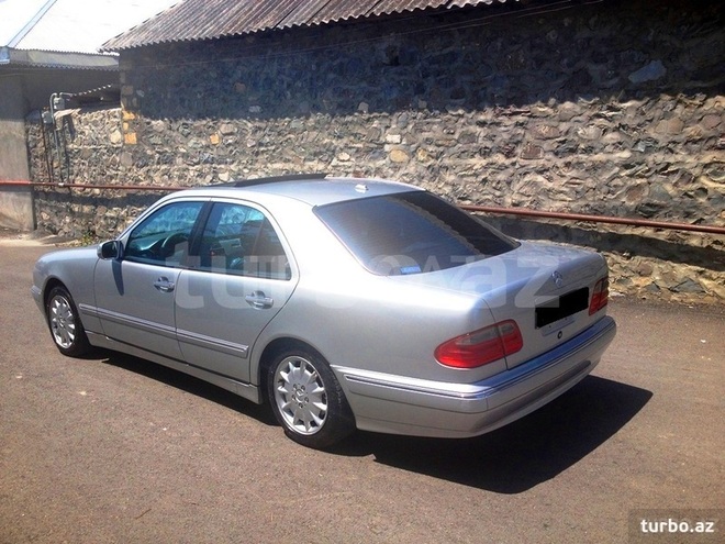 Mercedes E 240 2002, 195,100 km - 2.4 л - Bakı