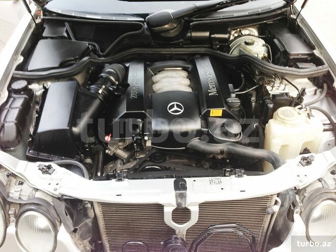 Mercedes E 240 2002, 195,100 km - 2.4 л - Bakı