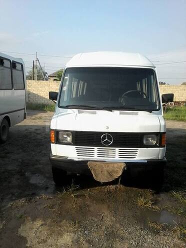 Mercedes 208 D 1992, 155,669 km - 2.9 l - Bakı