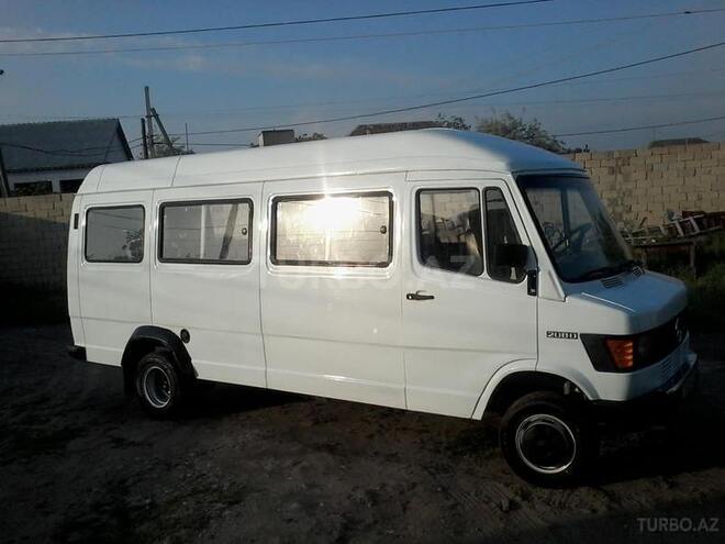 Mercedes 208 D 1992, 155,669 km - 2.9 l - Bakı