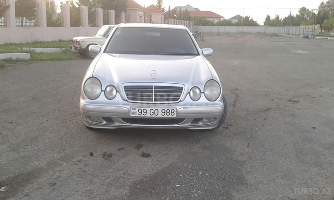 Mercedes E 220 2000, 199,500 km - 2.2 l - Bakı