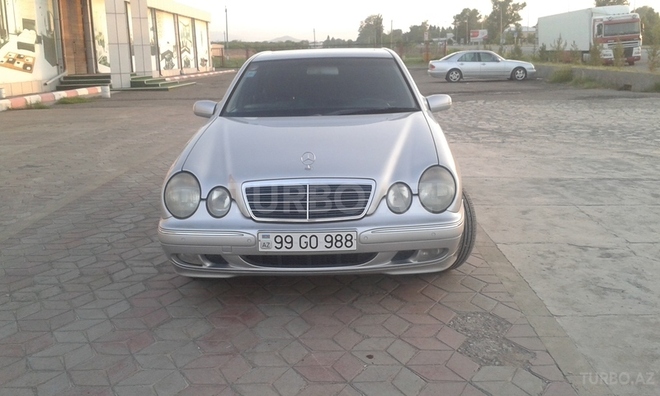 Mercedes E 220 2000, 199,500 km - 2.2 l - Bakı